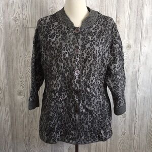 JH Collectibles Woman Gray Animal Print Wool Cardigan